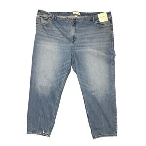 NWT Abercrombie & Fitch Curve Love The Mom High Rise Jeans 37 24R Light Wash